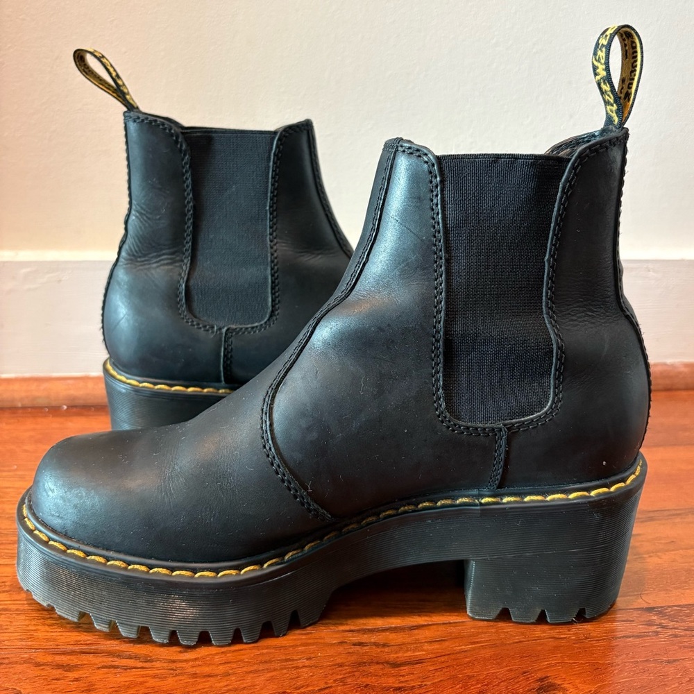 Dr. Martens Women’s Rometty Wyoming Leather Platform Chelsea Boot - Picture 3 of 6